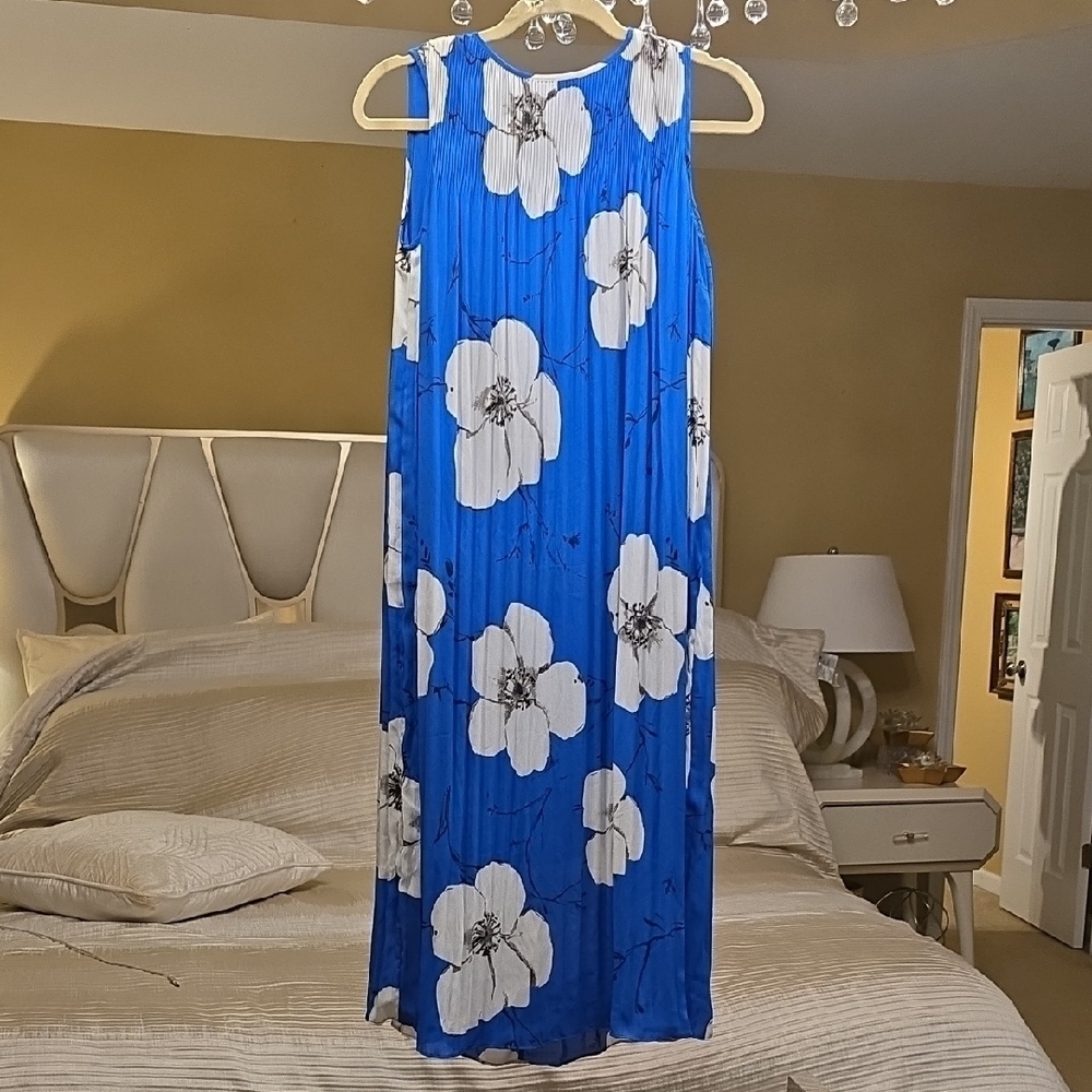 Black Level Chico's Blue and White Floral Midi Dress